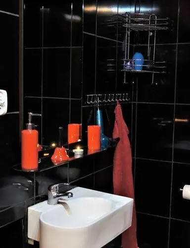 Vintage Bdsm Kinky - Entire 65m2 Space For Up To 6-guests - Fully Equipped Breslavia