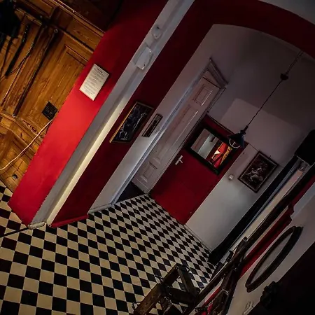 Apartmán Vintage Bdsm Kinky - Entire 65m2 Space For Up To 6-guests - Fully Equipped Vratislav
