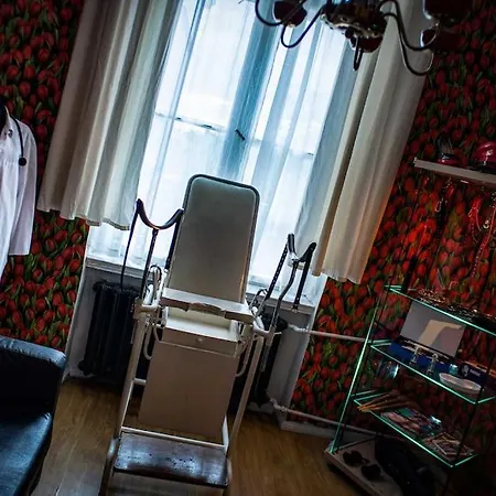 Vintage Bdsm Kinky - Entire 65m2 Space For Up To 6-guests - Fully Equipped